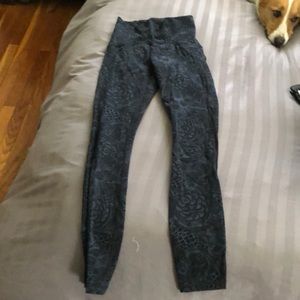 Size 2 blue floral lulu lemon leggings